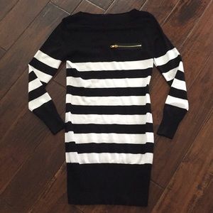 Cute black/white sweater dress/tunic by Venus, S